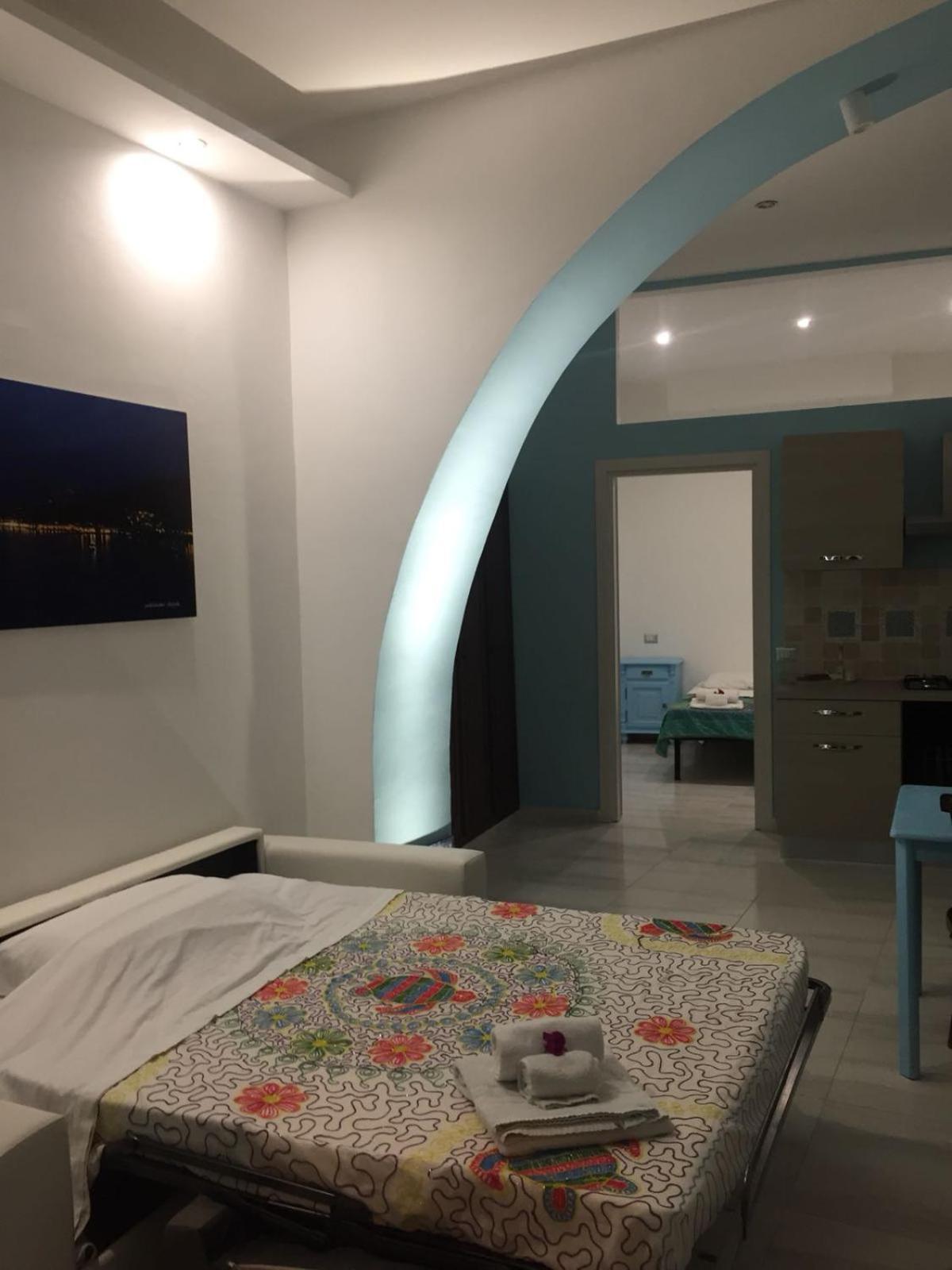 Casa In Borgo Marinaro Lägenhet Giardini Naxos Exteriör bild